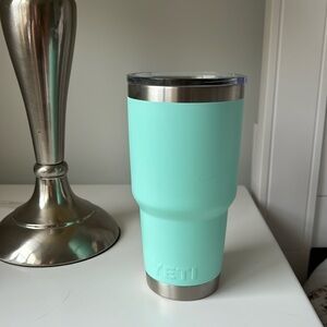 Seafoam Yeti Rambler Tumbler NWT